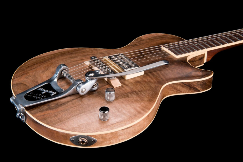 not-shakira-3-les-paul-replica-noce-bigsby not-shakira-les-paul-replica-noce-bigsby