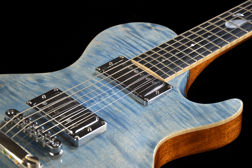 shank-instruments-chitarra-artigianale-milano-liuteria-1 les-paul-replica-liuteria-milano-acero-marezzato