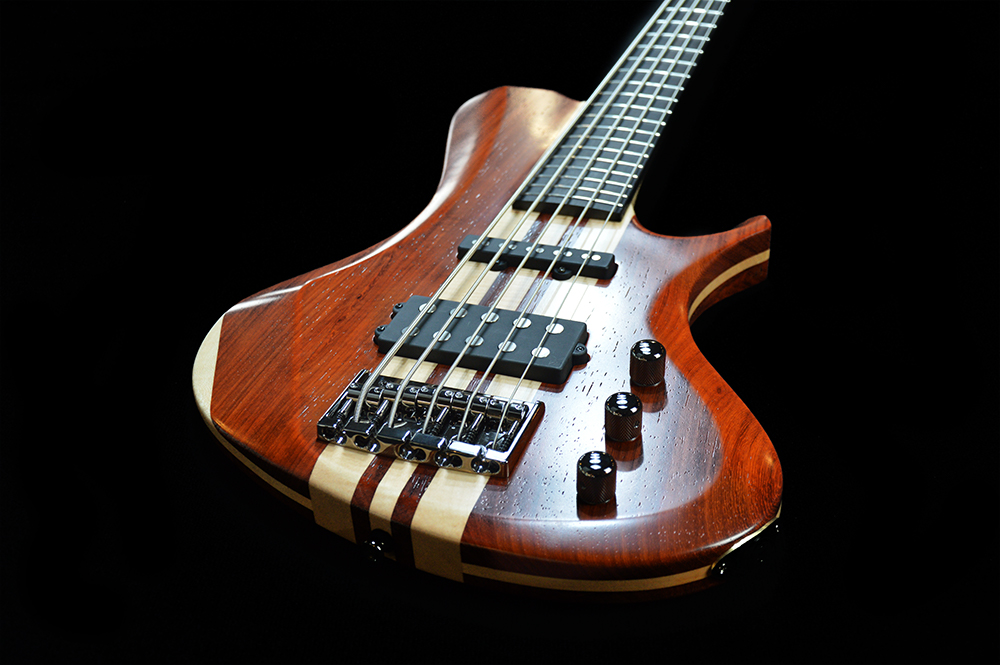 shank-instruments-basso-neck-thru-5-corde-padouk-nordstrand-liuteria-milano-boutique-italy basso-elettrico-5-corde-liuteria-milano-neck-thru-padouk-nordstrand
