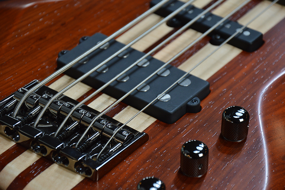 shank-instruments-basso-neck-thru-5-corde-padouk-nordstrand-liuteria-milano-italy-hand-crafted-made-quality-bass