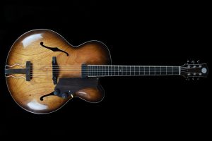 chitarra-archtop-jazz-liuteria-Shank-Instruments-Milano