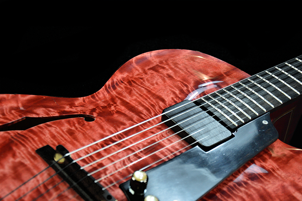 shank-instruments-chitarra-archtop-jazz-liuteria-milano-pioppo-figurato-d'alò