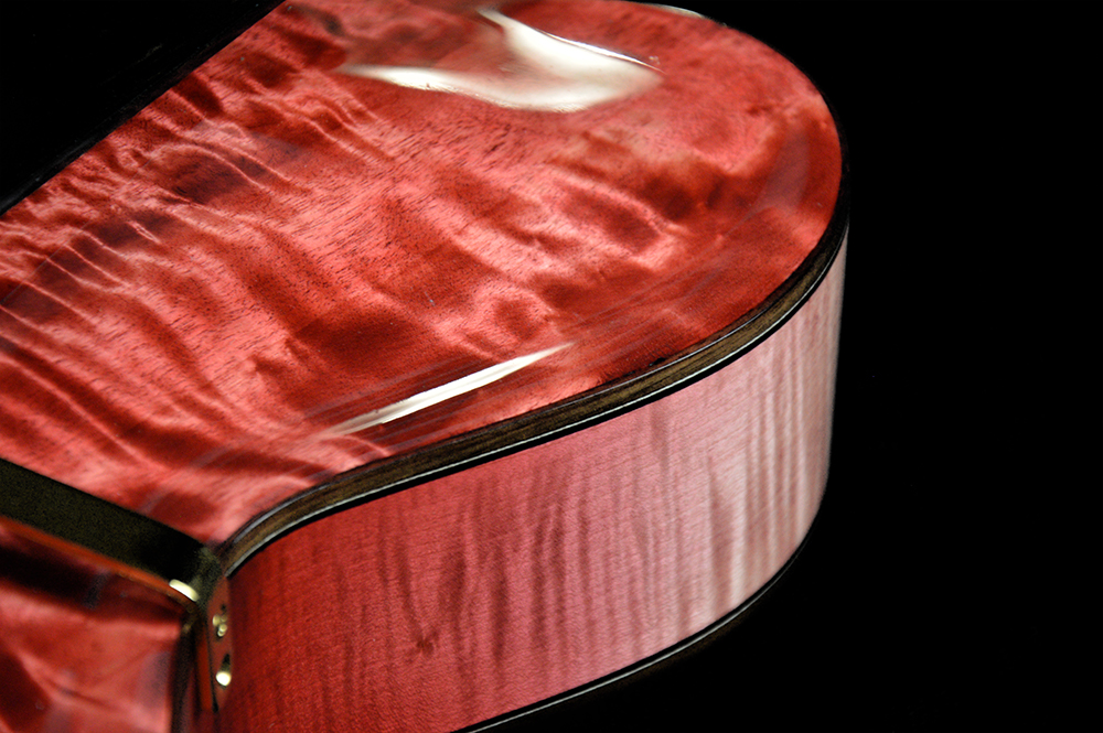 shank-instruments-chitarra-archtop-jazz-liuteria-milano-pioppo-figurato-rossa