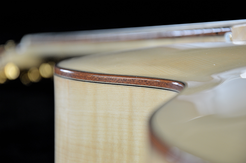 shank-instruments-chitarra-archtop-acero-marezzato-jazz-liuteria-milano-emanuele-D'Alò