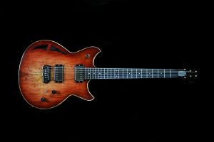 Chitarra semiacustica liuteria Milano