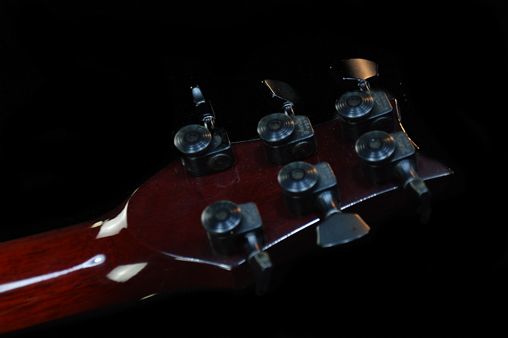 Shank-Instruments-liuteria-milano-chitarra-custom-acero-spalted-mogano-Ground-Custom-sperzel-tuners