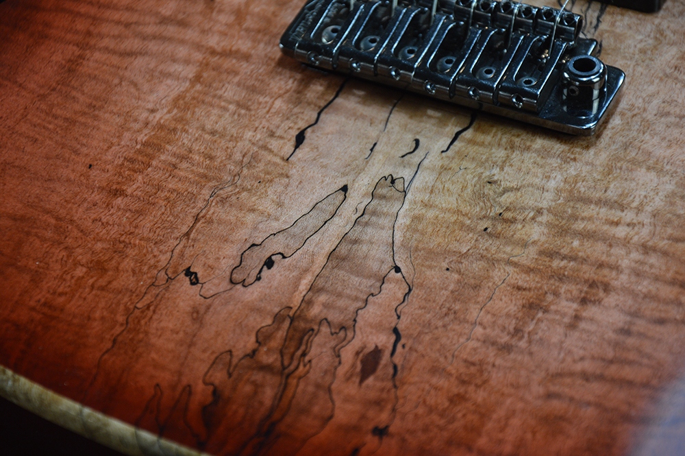 Shank-Instruments-liuteria-milano-chitarra-custom-acero-spalted-mogano-curly-spalted-Ground-Custom
