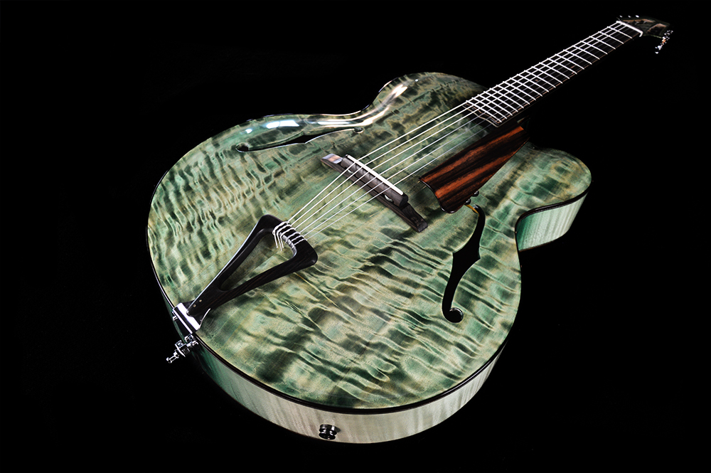 chitarra-jazz-corde-nylon-carvatura-a-mano-shank-instruments-emanuele-d'alò-liuteria-milano-legno-massello