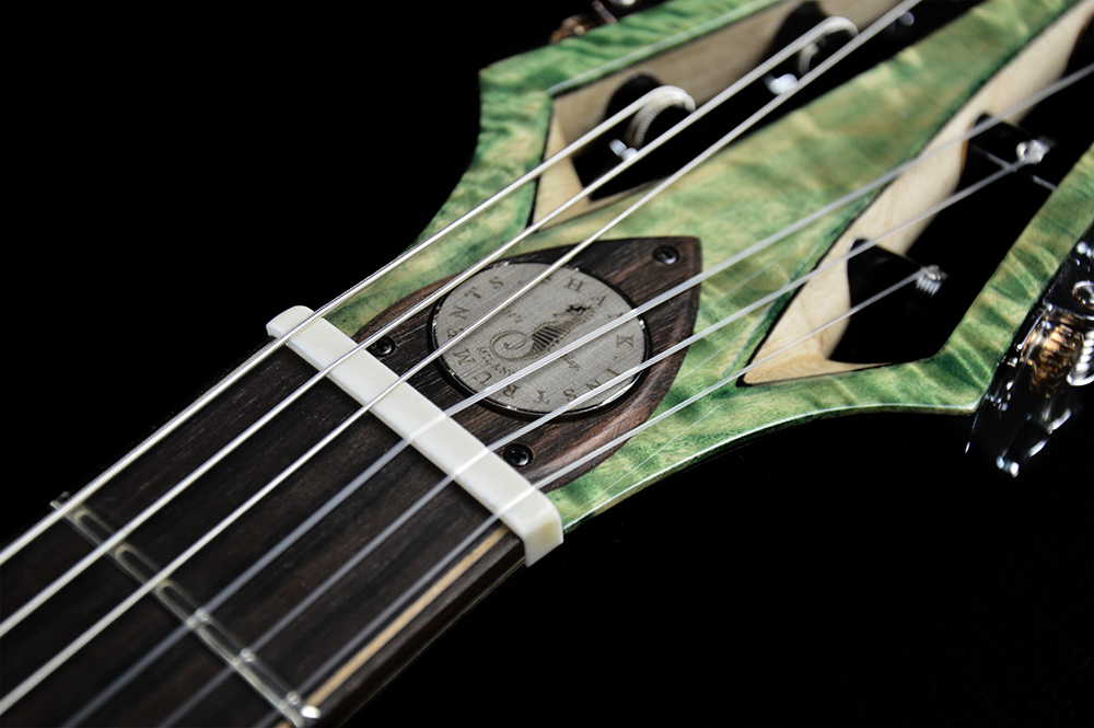 nylon-strings-archtop-jazz-guitar-handcarved-solid-wood-shank-instruments-emanuele-d'alò-luthier-italy-green-emerald