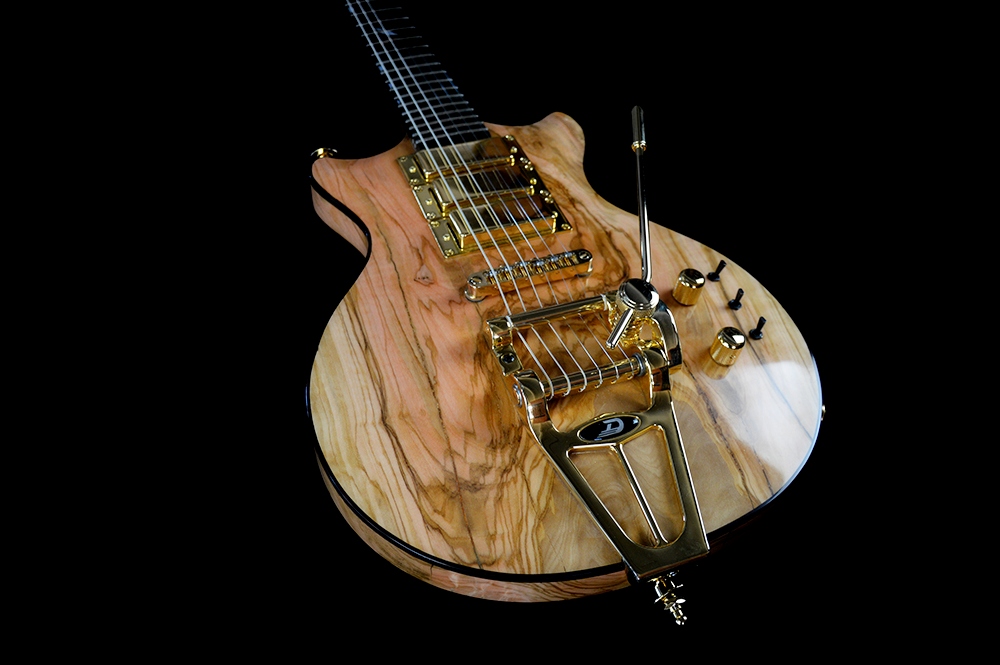 shank-instruments-liuteria-milano-chitarra-legno-ulivo-emanuele-d'alò-ground-custom-duesemberg-tremolo