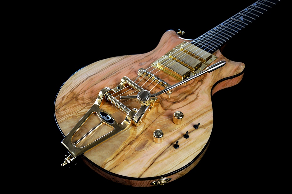 shank-instruments-liuteria-milano-chitarra-legno-ulivo-emanuele-d'alò-ground-custom-manutenzione-riparazioni-strumenti-guitar