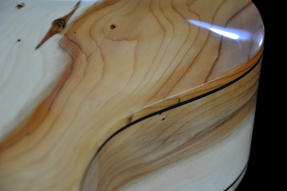 shank-instruments-chitarra-archtop-corde-nylon-liuteria-milano-emanuele-dalò-abete-legno-tasso-carvatura-a-mano