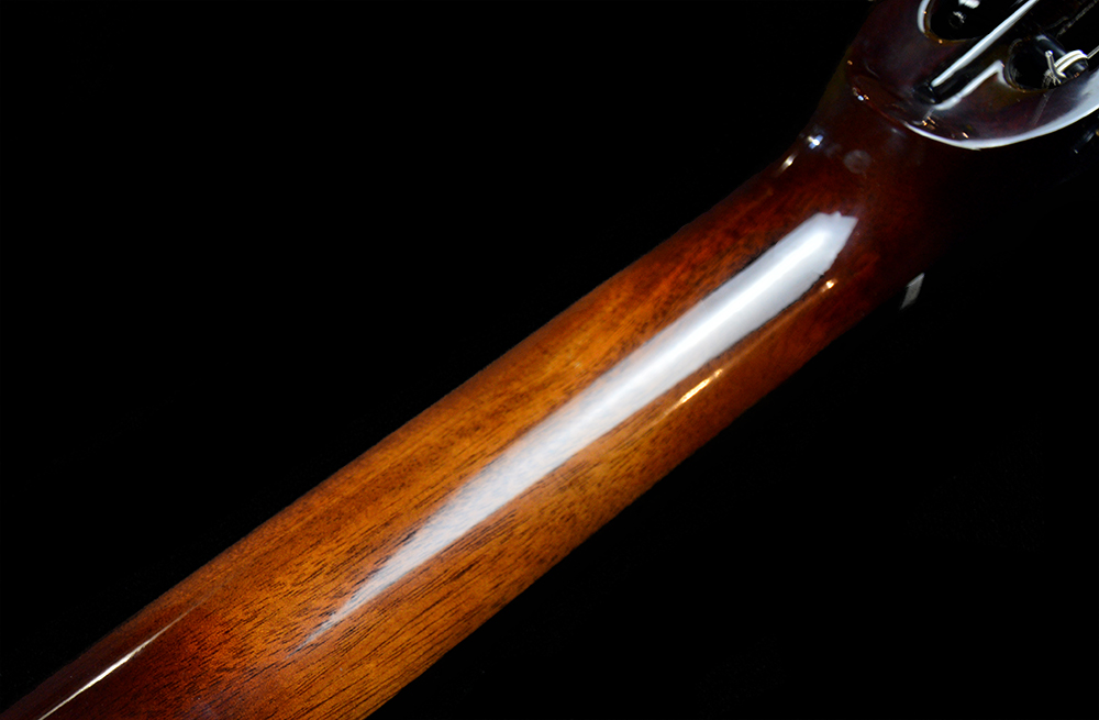 shank-instruments-chitarra-archtop-corde-nylon-liuteria-milano-emanuele-dalò-abete-legno-tasso-design-milano-ground-custom