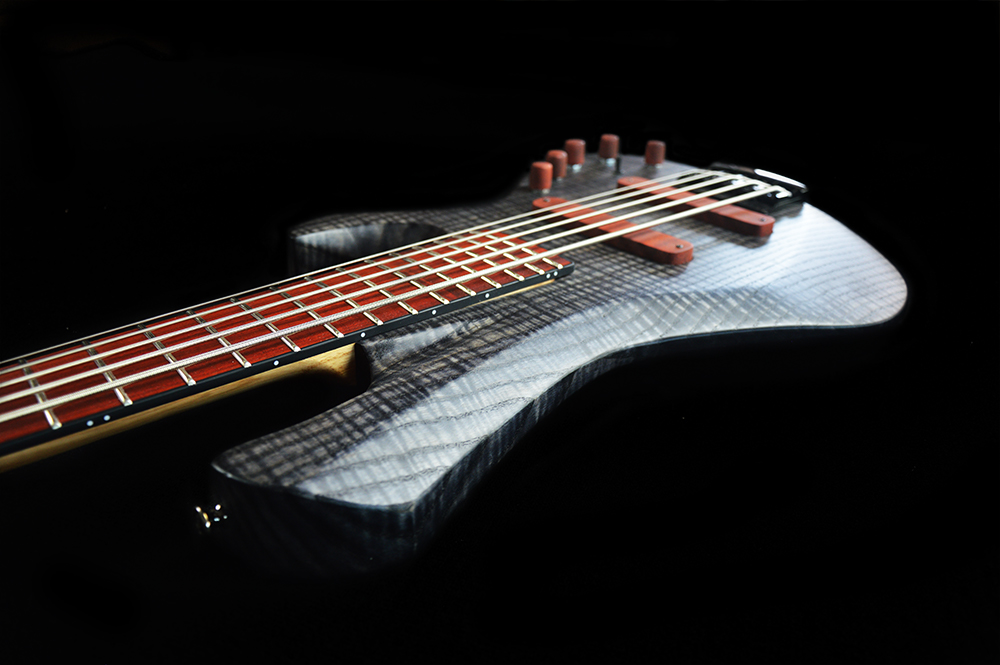 shank-instruments-basso-elettrico-5-corde-liuteria-milano-attivo-bartolini