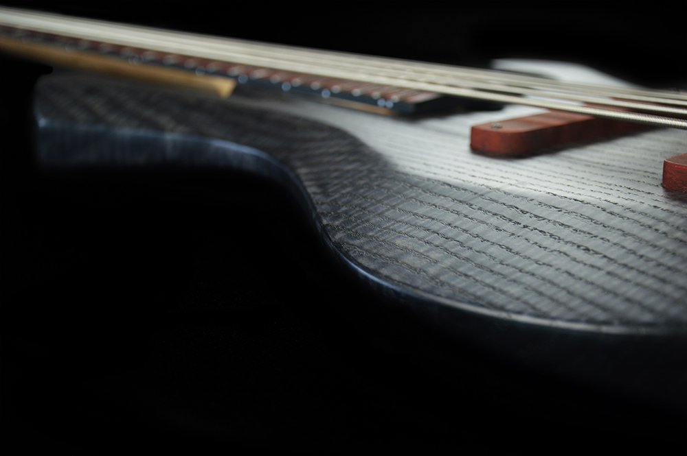 shank-instruments-basso-elettrico-5-corde-liuteria-milano-custom-fatto-a-mano