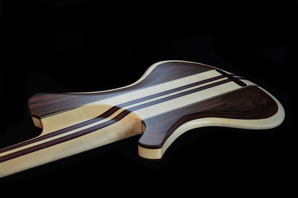 shank-instruments-basso-elettrico-liuteria-milano-neck-thru-5-corde-pau-violetto-ground-custom