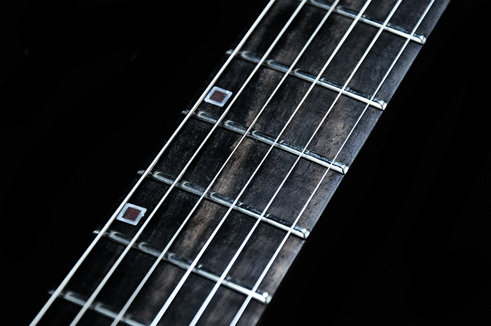 shank-instruments-milano-gibson-firebird-replica-liuteria-ebano-tastiera