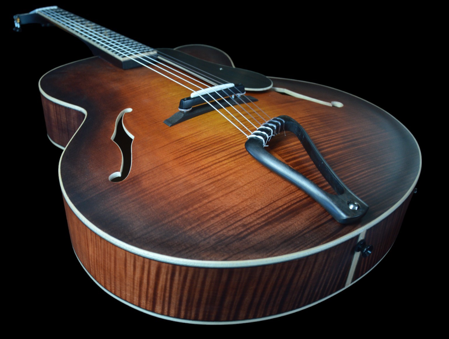 shank-instruments-chitarra-archtop-corde-nylon-liuteria-milano-vendita-legno-massello