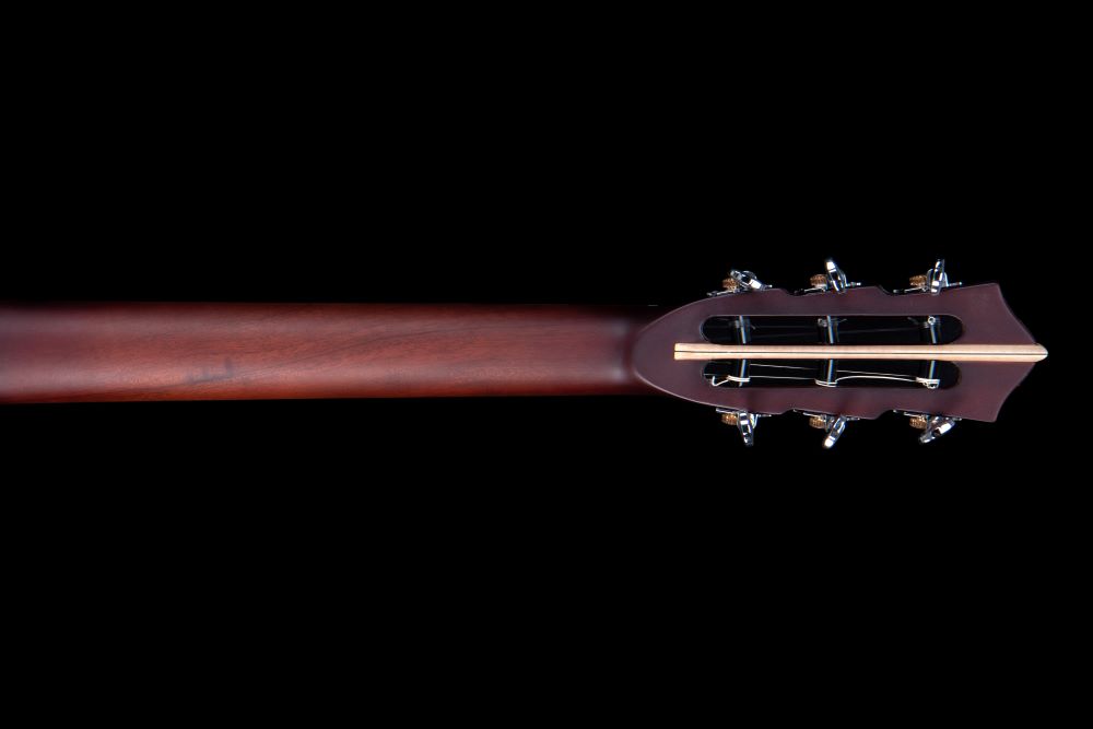 shank-instruments-chitarra-liuteria-corde-nylon-abete-manico-mogano-liutaio-emanuele-D'Alò-vendita-milano-paradis-avalon