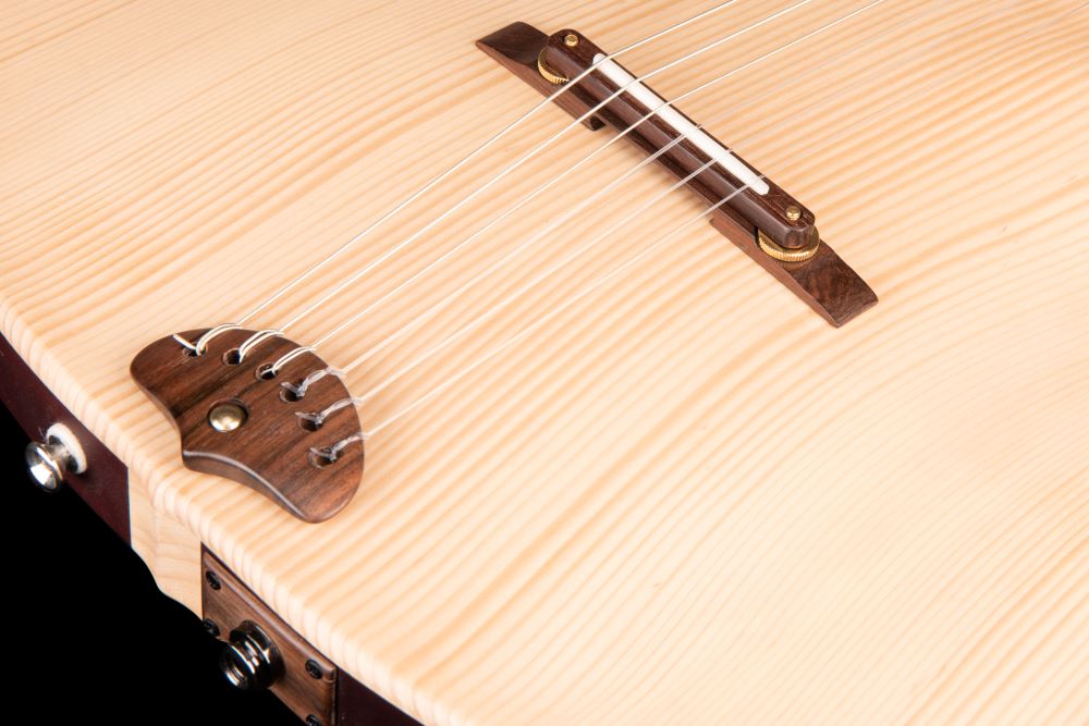 shank-instruments-chitarra-liuteria-corde-nylon-abete-vendita-milano-paradis-avalon-tangier