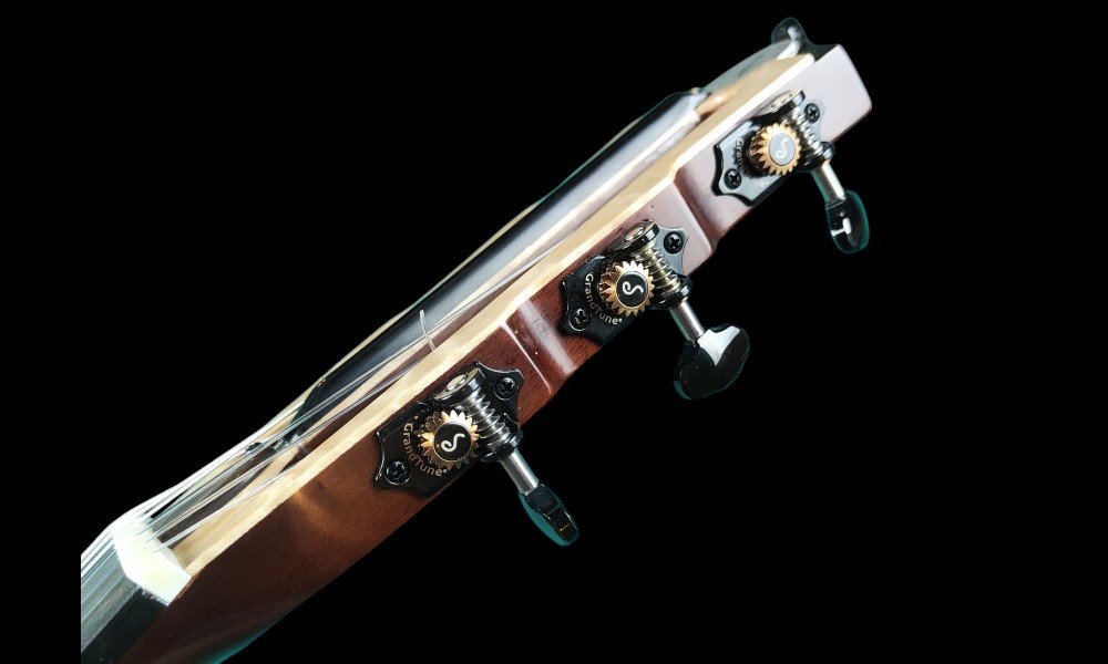 shank-instruments-milano-chitarra-liuteria-archtop-acustica-corde-nylon-vendita-emanuele-D'Alò-paletta-design