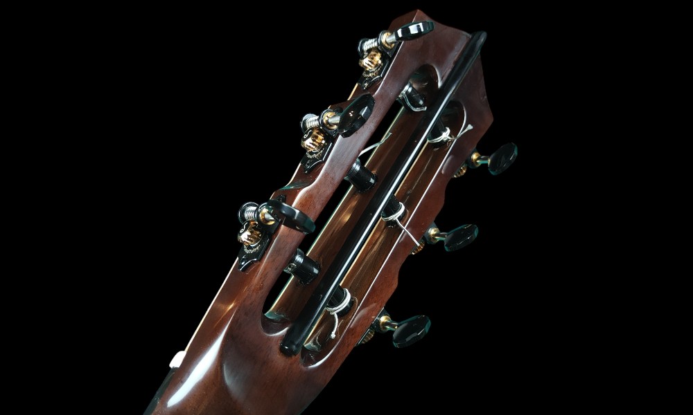 shank-instruments-milano-chitarra-liuteria-archtop-acustica-vendita-emanuele-D'Alò-paletta-slotted-custom