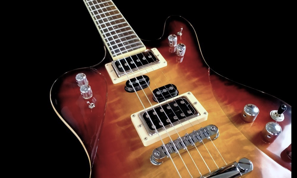 shank-instruments-milano-chitarra-elettrica-framus-panthera-replica-emanuele-D'Alò-liutaio