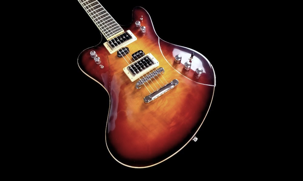 shank-instruments-milano-chitarra-elettrica-framus-panthera-replica-emanuele-D'Alò-vendita-liuteria