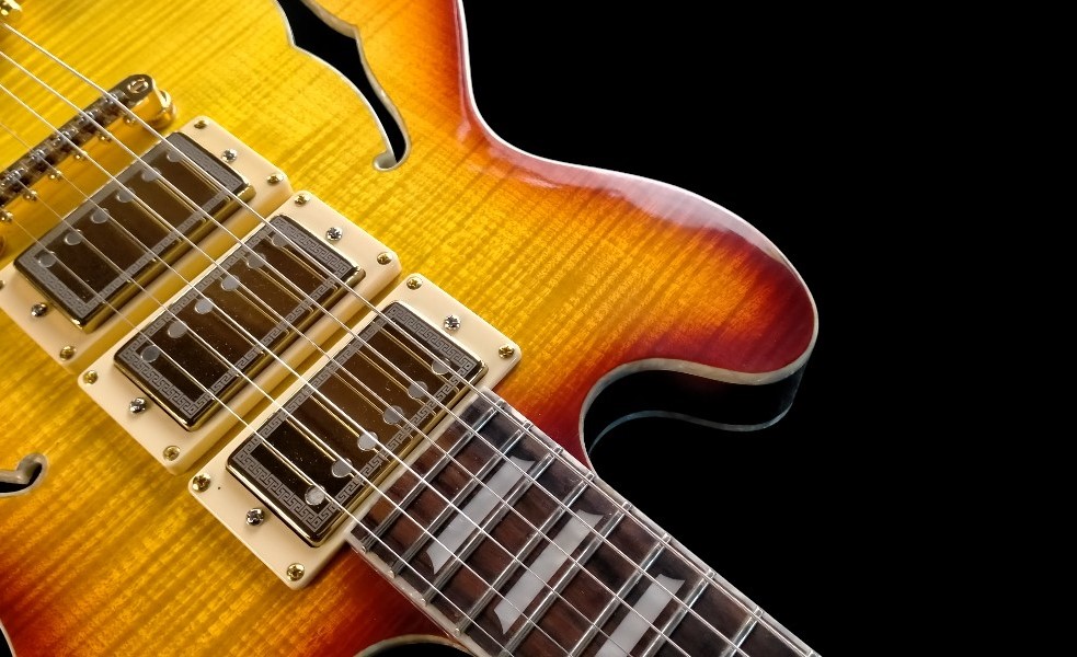 shank-instruments-milano-gibson-339-custom-replica-liuteria-3-pickup-varitone
