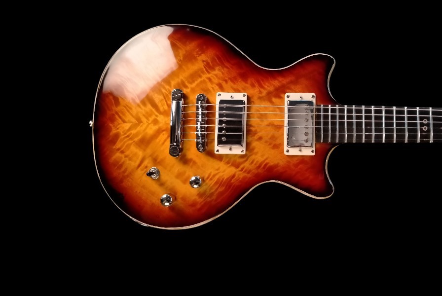 shank-instruments-chitarra-elettrica-liuteria-semihollow-acero-fiammato-vendita-alnico-2