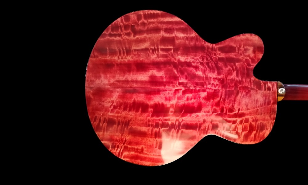 shank-instruments-milano-chitarra-archtop-jazz-liuteria-vendita-rossa-fiammatura