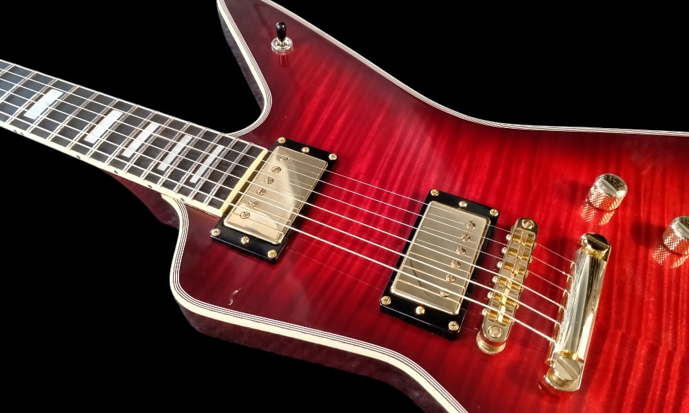 shank-instruments-milano-gibson-explorer-liuteria-acero-fiammato-vendita-chitarra-mastergrade-liutaio