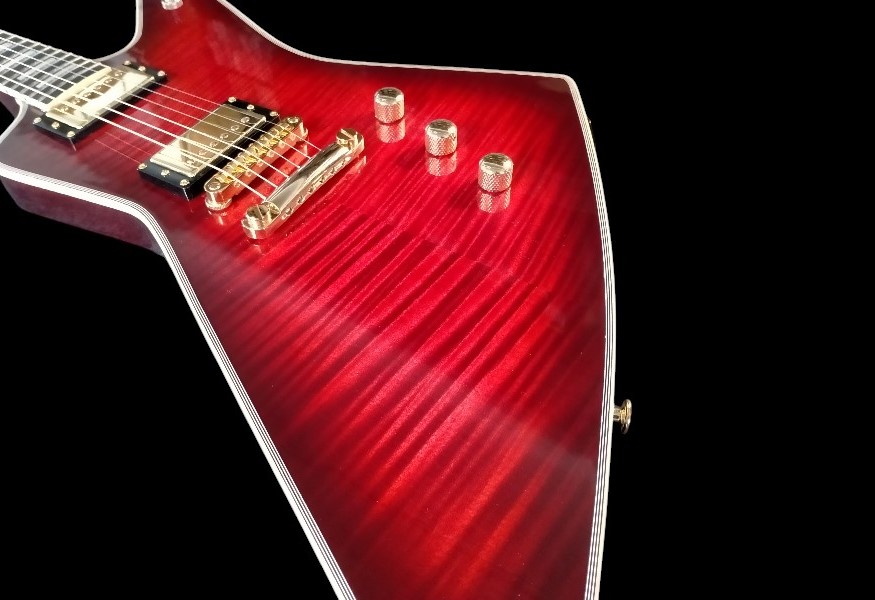shank-instruments-milano-gibson-explorer-liuteria-acero-fiammato-vendita-custom